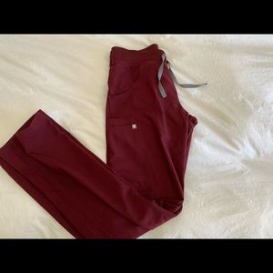 FIGS Kade Cargo scrub pants in Maroon
